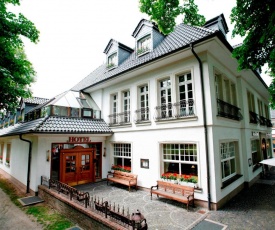 Hotel "Schloss Friedestrom"